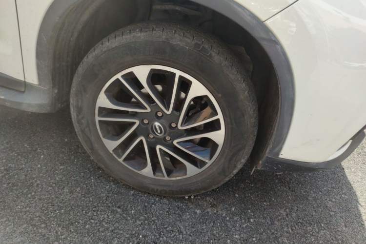Used GAC Trumpchi GS4 2015 200T Manual Luxury Edition Right Front Wheel Hub