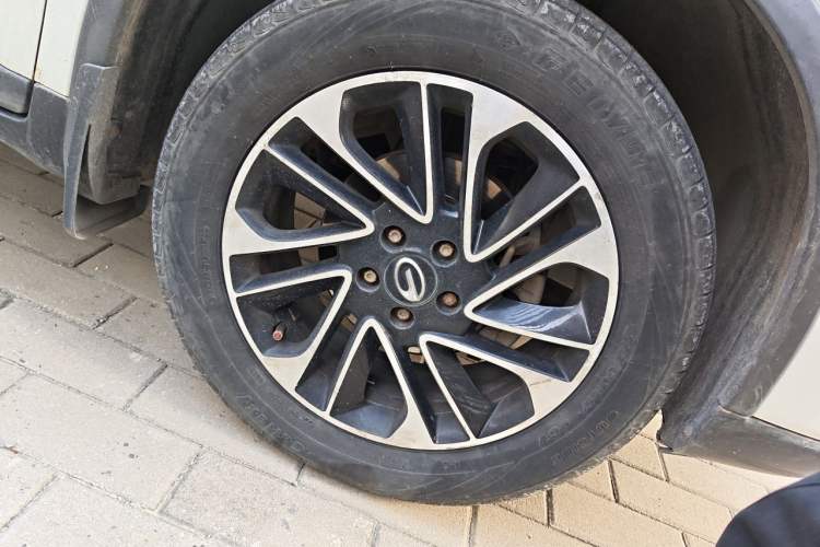 Used GAC Trumpchi GS4 2015 200T Manual Elite Edition Right Front Wheel Hub