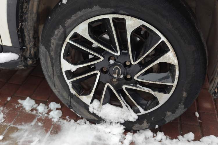 Used GAC Trumpchi GS4 2015 200T Manual Luxury Edition Right Front Wheel Hub