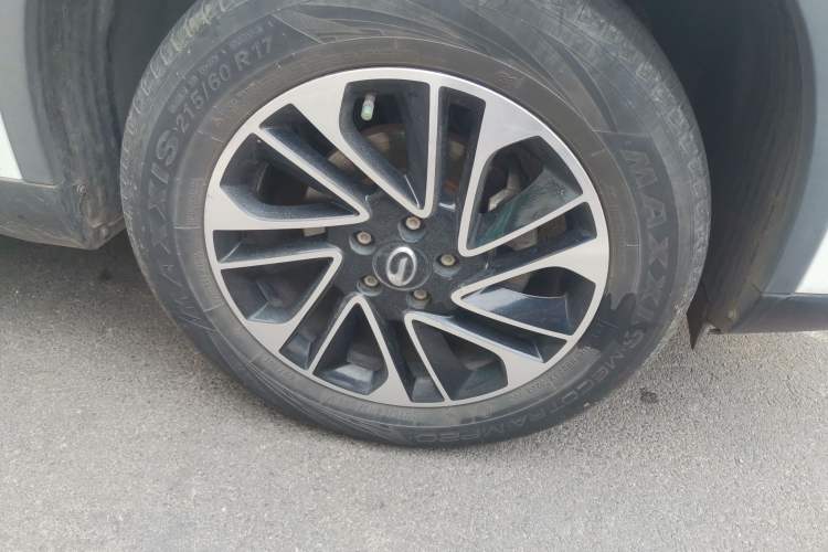 Used GAC Trumpchi GS4 2015 200T Manual Elite Edition Right Front Wheel Hub