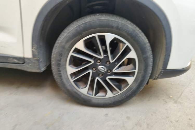 Used GAC Trumpchi GS4 2015 200T Manual Elite Edition Right Front Wheel Hub