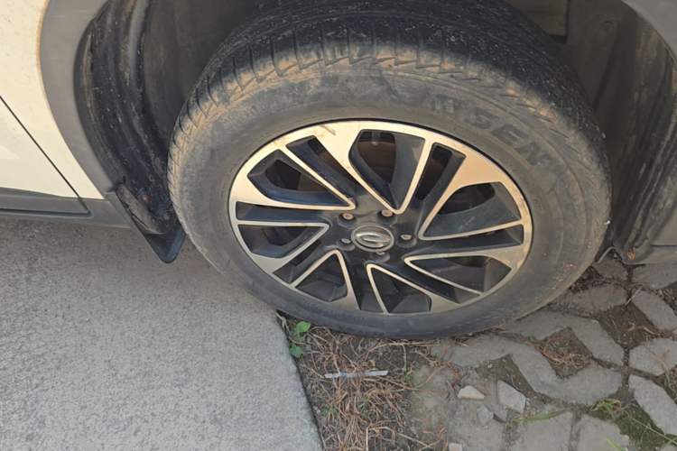 Used GAC Trumpchi GS4 2015 200T Manual Elite Edition Right Front Wheel Hub