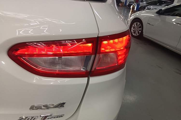 Used GAC Trumpchi GS4 2015 200T G-DCT Luxury Edition Right Rear Taillight