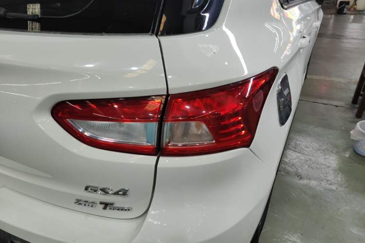 Used GAC Trumpchi GS4 2015 200T G-DCT Elite Edition Right Rear Taillight