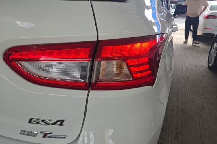 Used GAC Trumpchi GS4 2015 200T G-DCT Elite Edition Right Rear Taillight