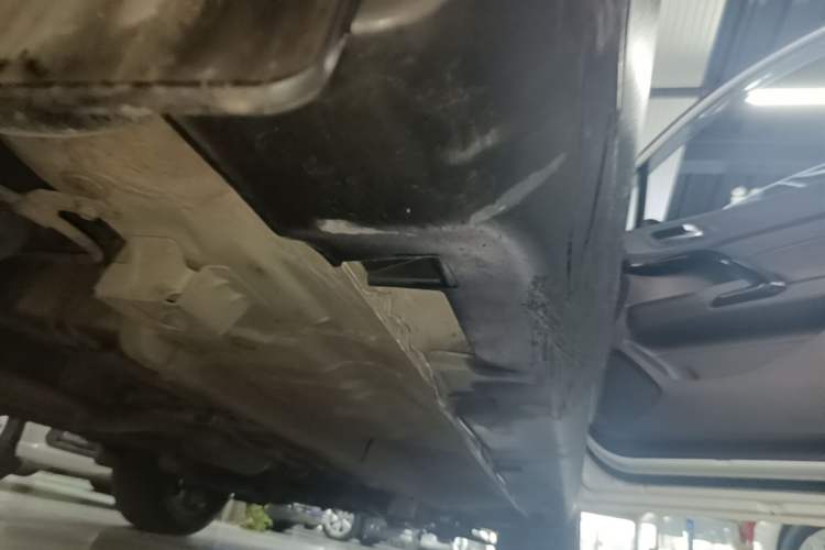 Used GAC Trumpchi GS4 2015 200T G-DCT Luxury Edition Right Side Sill