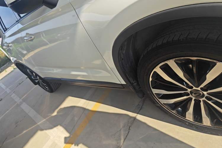 Used GAC Trumpchi GS4 2015 200T G-DCT Luxury Edition Right Side Sill