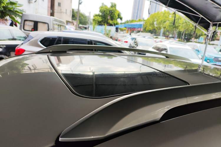 Used GAC Trumpchi GS4 2015 200T Manual Elite Edition Roof