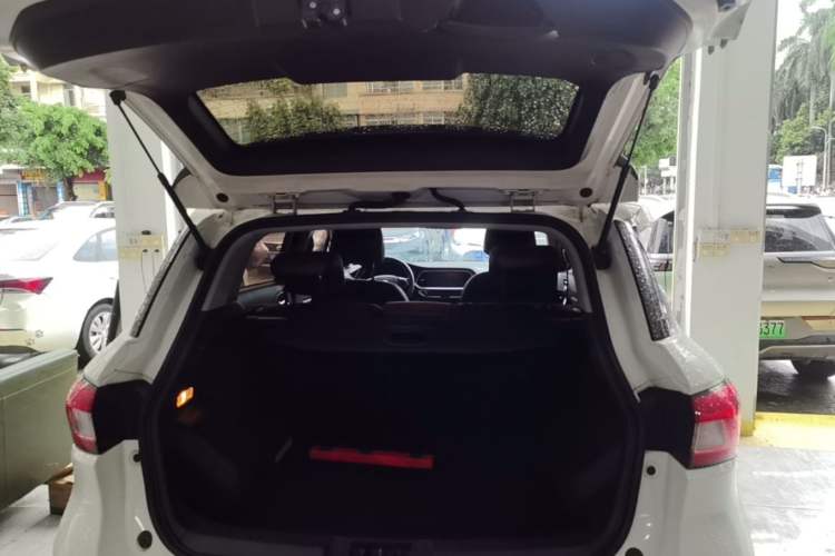 Used GAC Trumpchi GS4 2015 200T G-DCT Elite Edition Trunk