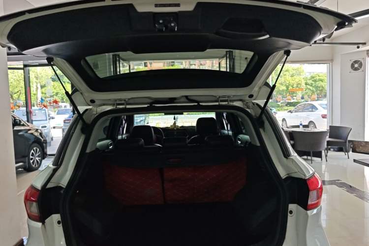 Used GAC Trumpchi GS4 2015 200T G-DCT Luxury Edition Trunk