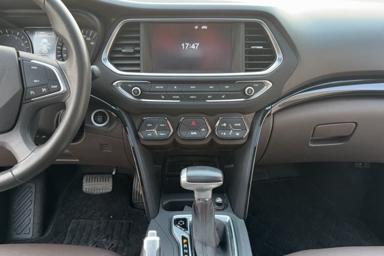 Used GAC Trumpchi GS4 2015 200T G-DCT Luxury Edition Audio And AC Panel