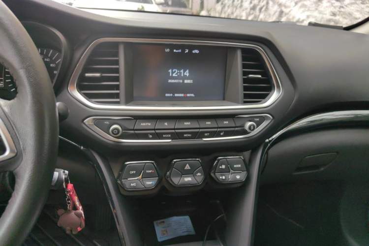 Used GAC Trumpchi GS4 2015 200T Manual Luxury Edition Audio And AC Panel