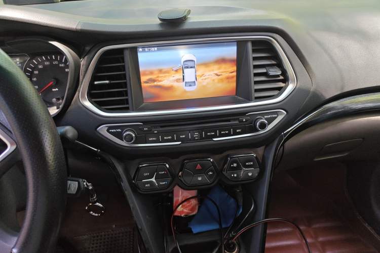 Used GAC Trumpchi GS4 2015 200T Manual Elite Edition Audio And AC Panel