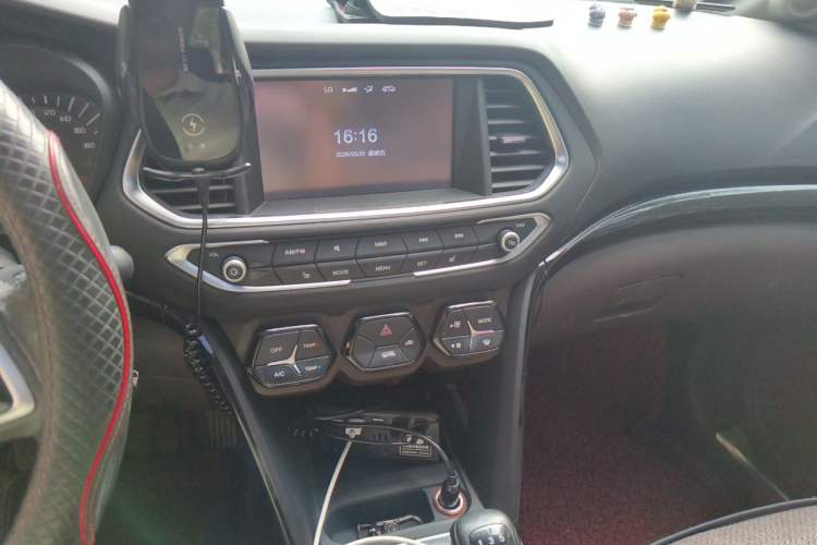 Used GAC Trumpchi GS4 2015 200T Manual Luxury Edition Audio And AC Panel