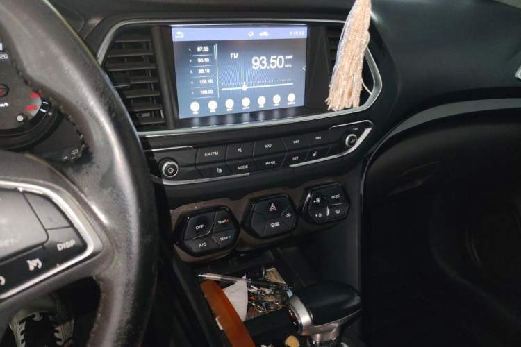 Used GAC Trumpchi GS4 2015 200T G-DCT Luxury Edition Audio And AC Panel