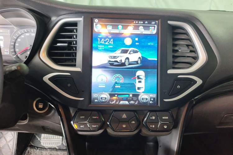 Used GAC Trumpchi GS4 2015 200T G-DCT Elite Edition Audio And AC Panel
