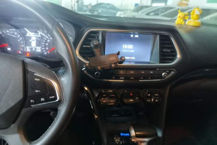 Used GAC Trumpchi GS4 2015 200T G-DCT Luxury Edition Audio And AC Panel