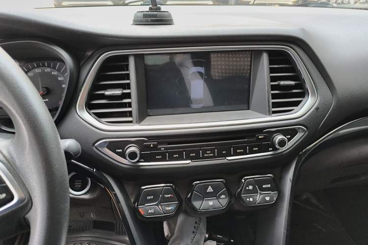 Used GAC Trumpchi GS4 2015 200T G-DCT Elite Edition Audio And AC Panel