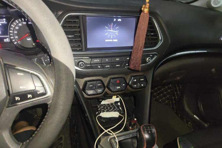 Used GAC Trumpchi GS4 2015 200T Manual Luxury Edition Audio And AC Panel