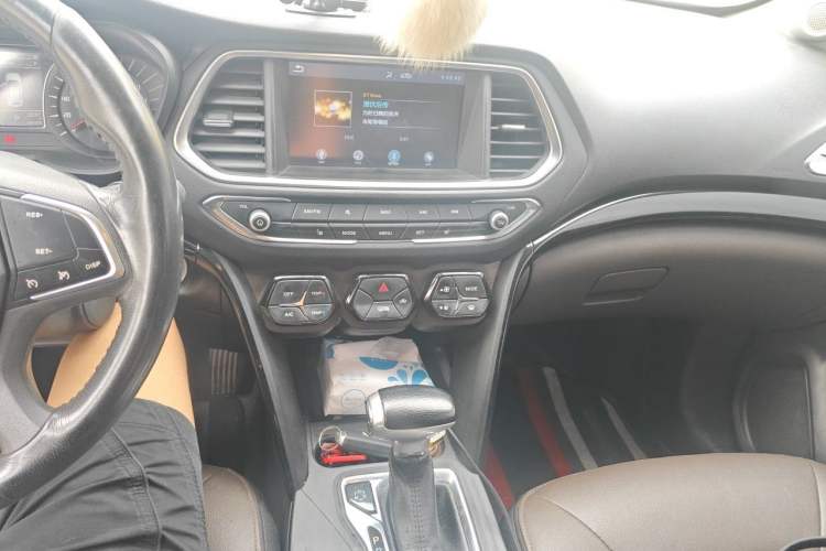 Used GAC Trumpchi GS4 2015 200T G-DCT Luxury Edition Audio And AC Panel