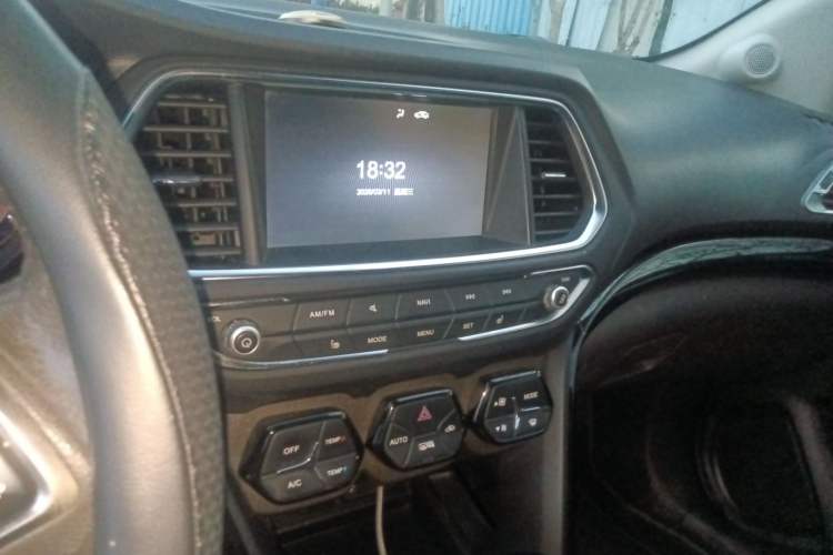 Used GAC Trumpchi GS4 2015 200T G-DCT Prestige Edition Audio And AC Panel