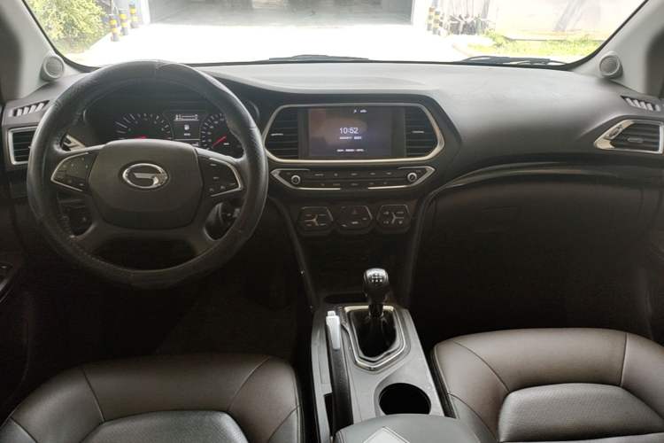 Used GAC Trumpchi GS4 2015 200T Manual Luxury Edition Center Console
