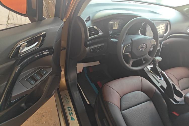 Used GAC Trumpchi GS4 2015 200T G-DCT Elite Edition Driver Seat