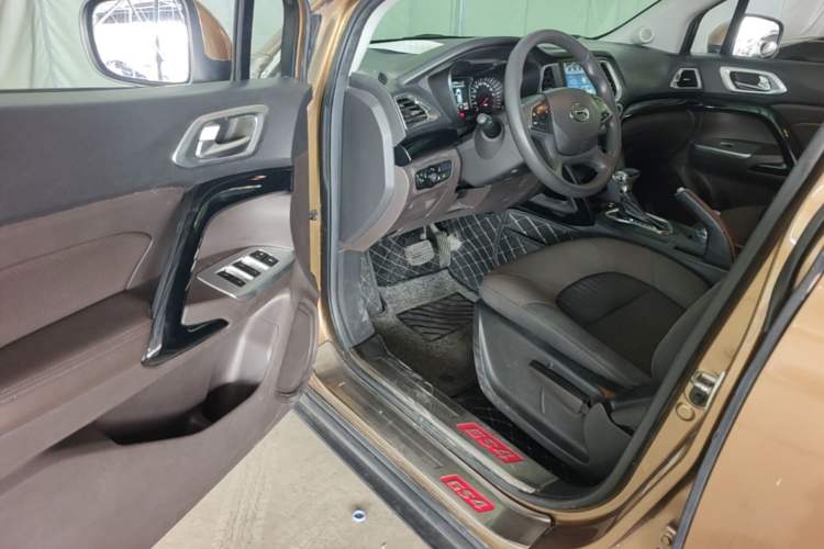 Used GAC Trumpchi GS4 2015 200T G-DCT Elite Edition Driver Seat