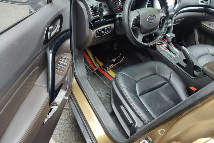 Used GAC Trumpchi GS4 2015 200T G-DCT Elite Edition Driver Seat