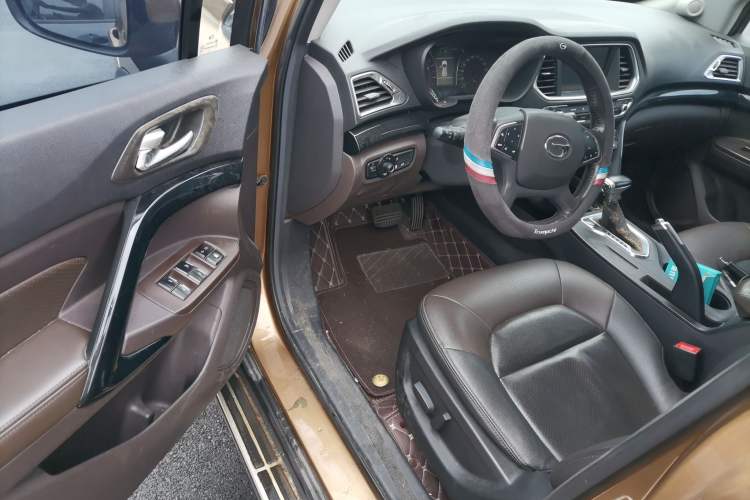 Used GAC Trumpchi GS4 2015 200T G-DCT Elite Edition Driver Seat