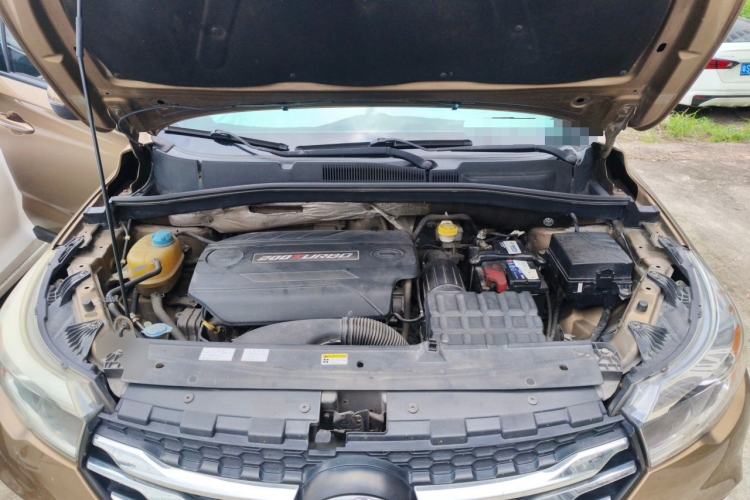 Used GAC Trumpchi GS4 2015 200T Manual Elite Edition Engine Bay