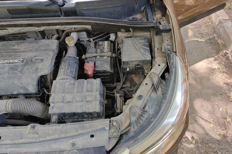 Used GAC Trumpchi GS4 2015 200T Manual Elite Edition Engine Bay Left