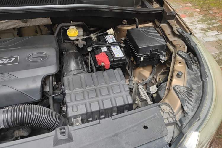 Used GAC Trumpchi GS4 2015 200T Manual Elite Edition Engine Bay Left