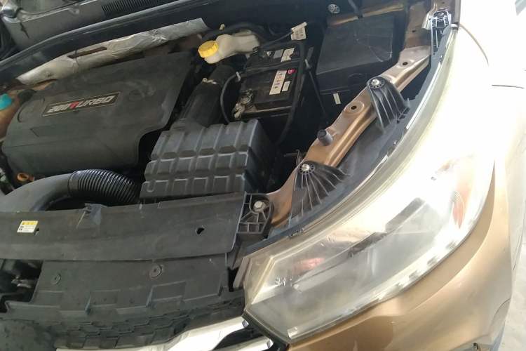 Used GAC Trumpchi GS4 2015 200T G-DCT Luxury Edition Engine Bay Left