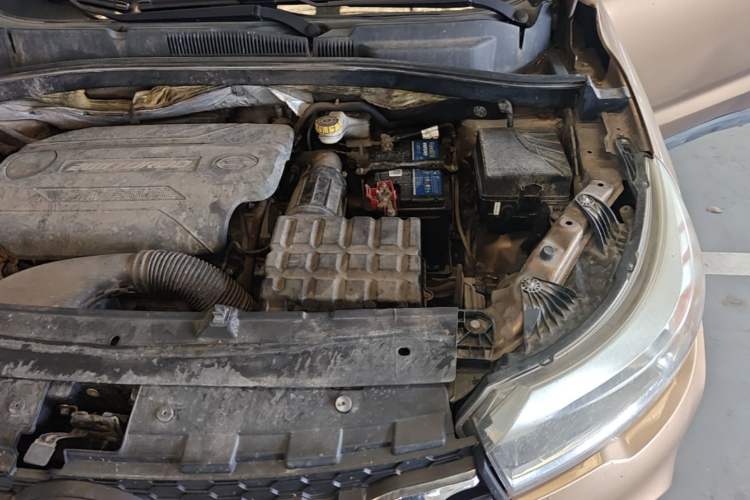Used GAC Trumpchi GS4 2015 200T Manual Luxury Edition Engine Bay Left