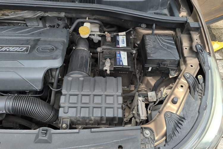 Used GAC Trumpchi GS4 2015 200T G-DCT Elite Edition Engine Bay Left