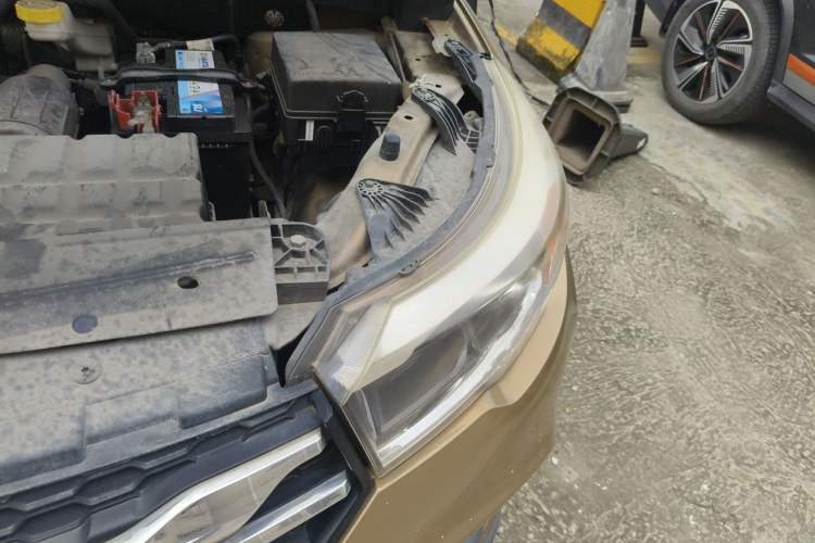 Used GAC Trumpchi GS4 2015 200T Manual Luxury Edition Engine Bay Left