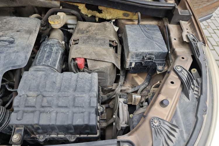 Used GAC Trumpchi GS4 2015 200T G-DCT Prestige Edition Engine Bay Left