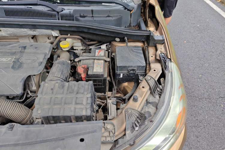 Used GAC Trumpchi GS4 2015 200T Manual Elite Edition Engine Bay Left