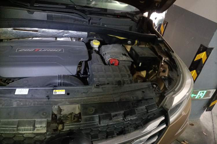 Used GAC Trumpchi GS4 2015 200T G-DCT Luxury Edition Engine Bay Left