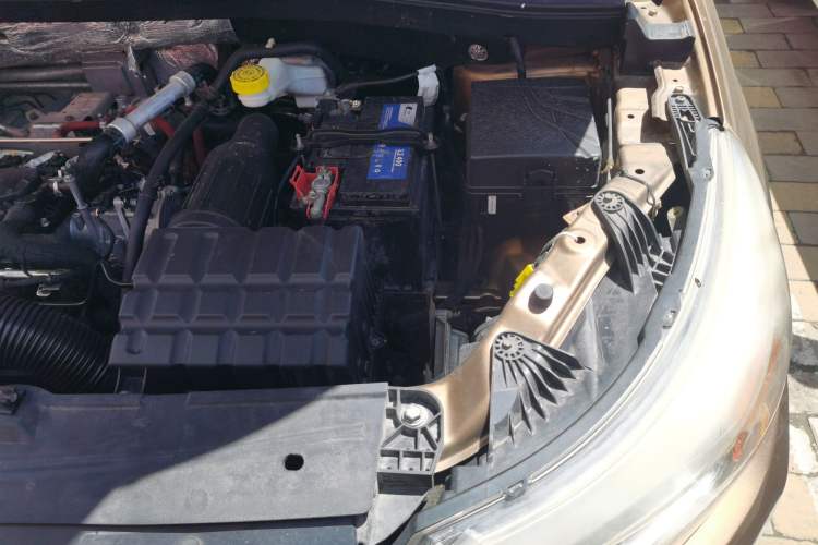 Used GAC Trumpchi GS4 2015 200T G-DCT Luxury Edition Engine Bay Left