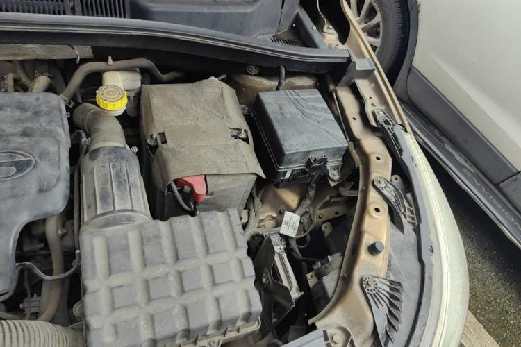 Used GAC Trumpchi GS4 2015 200T G-DCT Elite Edition Engine Bay Left