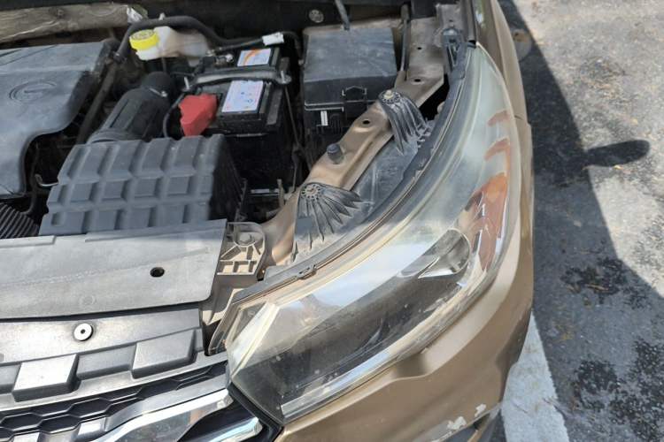 Used GAC Trumpchi GS4 2015 200T G-DCT Luxury Edition Engine Bay Left