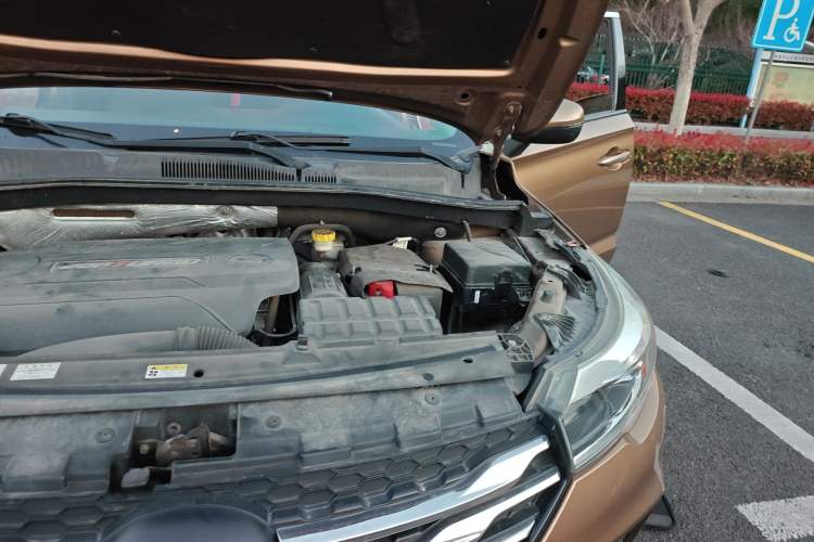 Used GAC Trumpchi GS4 2015 200T G-DCT Luxury Edition Engine Bay Left