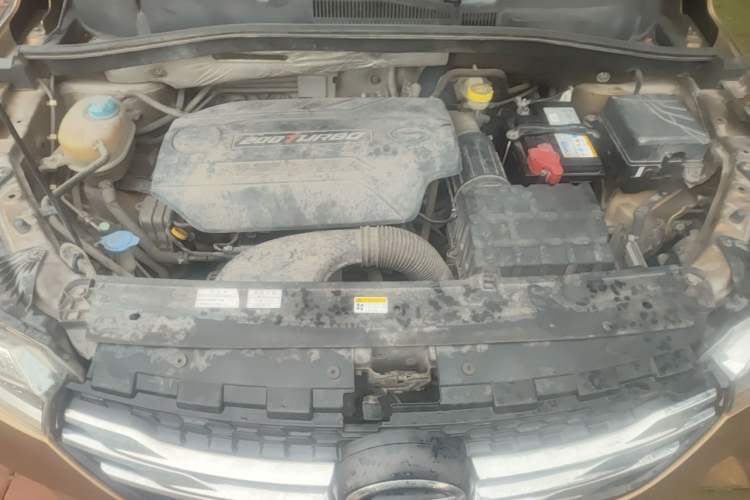 Used GAC Trumpchi GS4 2015 200T Manual Luxury Edition Engine Bay