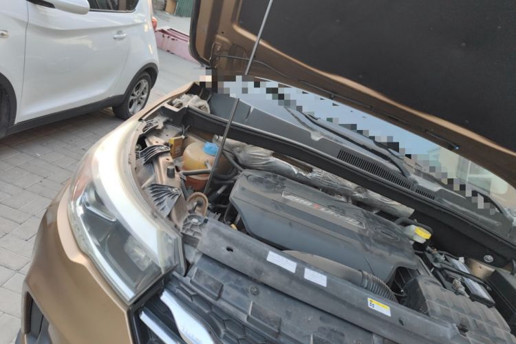 Used GAC Trumpchi GS4 2015 200T Manual Elite Edition Engine Bay Right