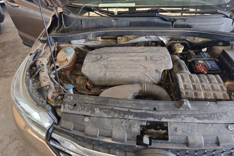 Used GAC Trumpchi GS4 2015 200T Manual Luxury Edition Engine Bay Right