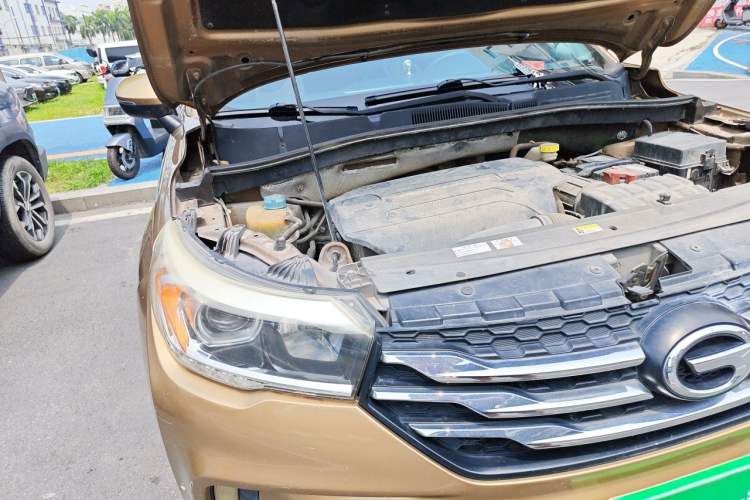 Used GAC Trumpchi GS4 2015 200T Manual Elite Edition Engine Bay Right