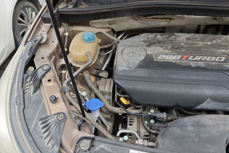 Used GAC Trumpchi GS4 2015 200T G-DCT Prestige Edition Engine Bay Right