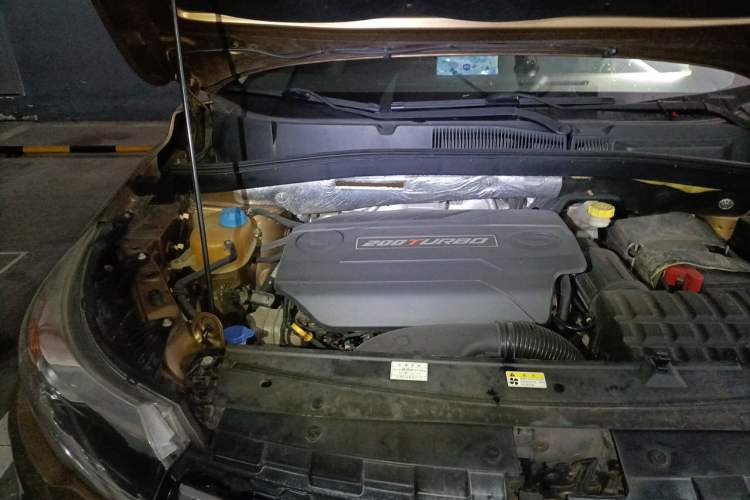 Used GAC Trumpchi GS4 2015 200T G-DCT Luxury Edition Engine Bay Right